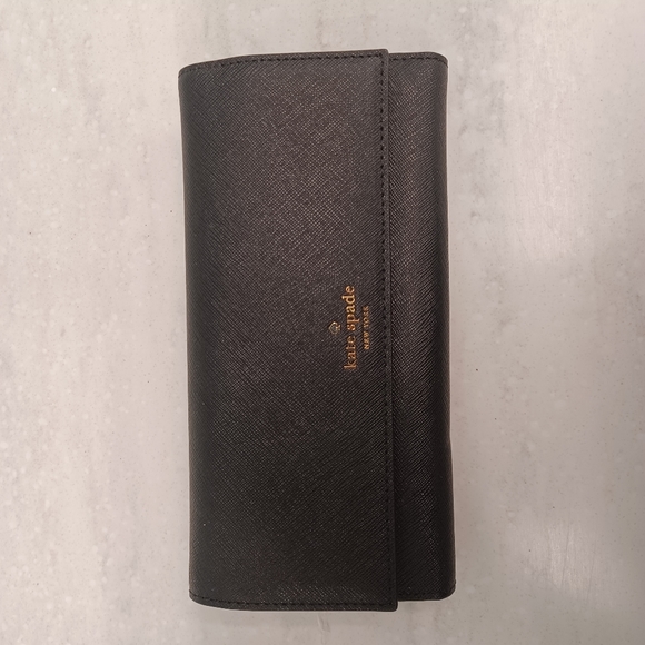 Kate Spade Rectangular Noir Wallet w/Cell Phone Holder - Picture 1 of 4